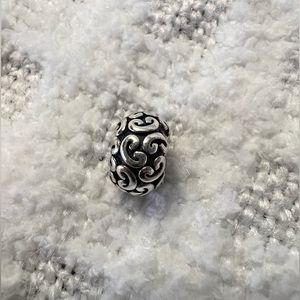DISCONTINUED Pandora Baroque Charm